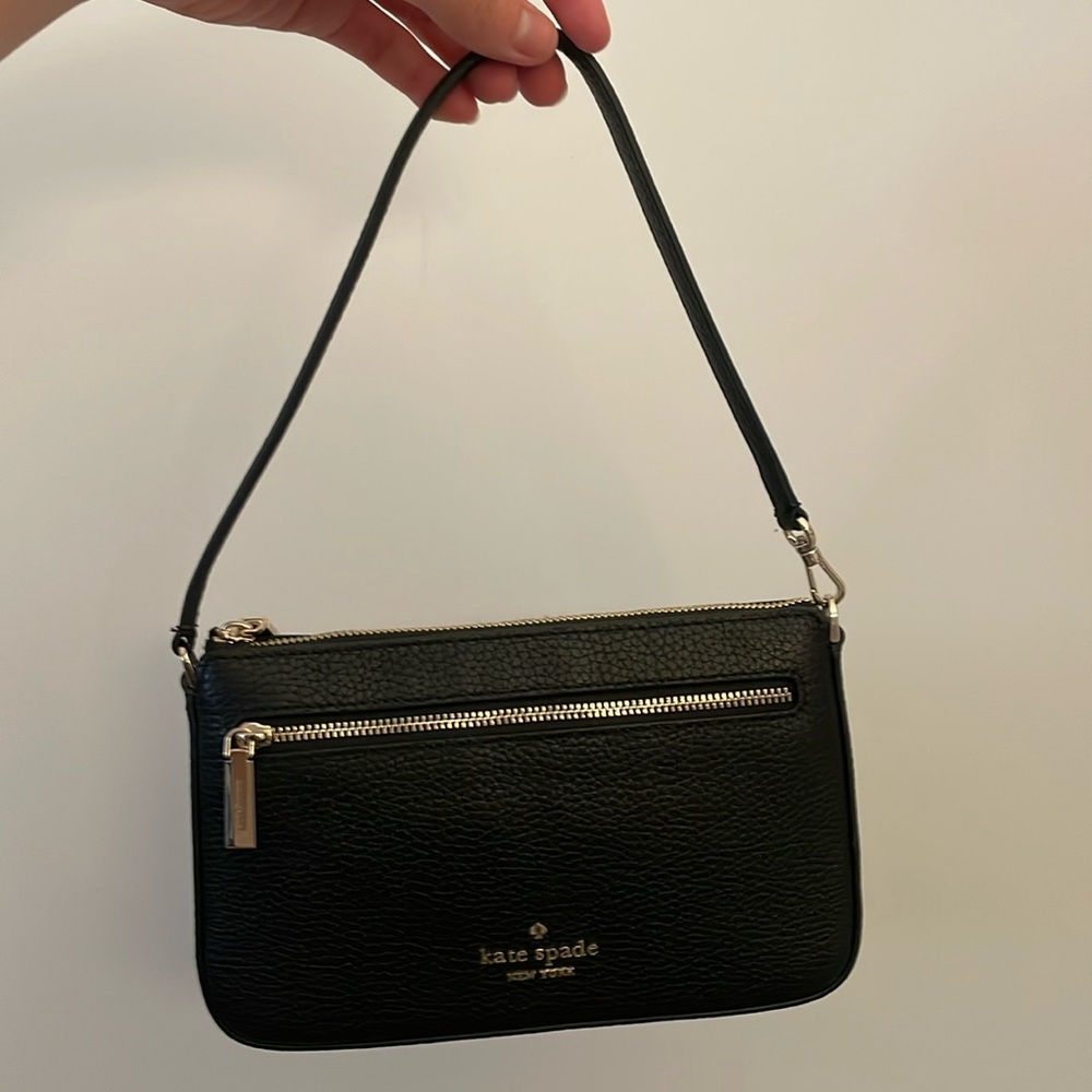 New - never worn - kate spade - leila pebbled leather converti in Black